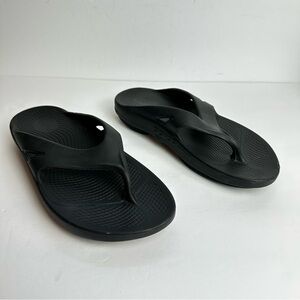 Oofos Ooriginal Recovery Sandals Women's 12 or Men's  11 Flip Flops Black Shoes